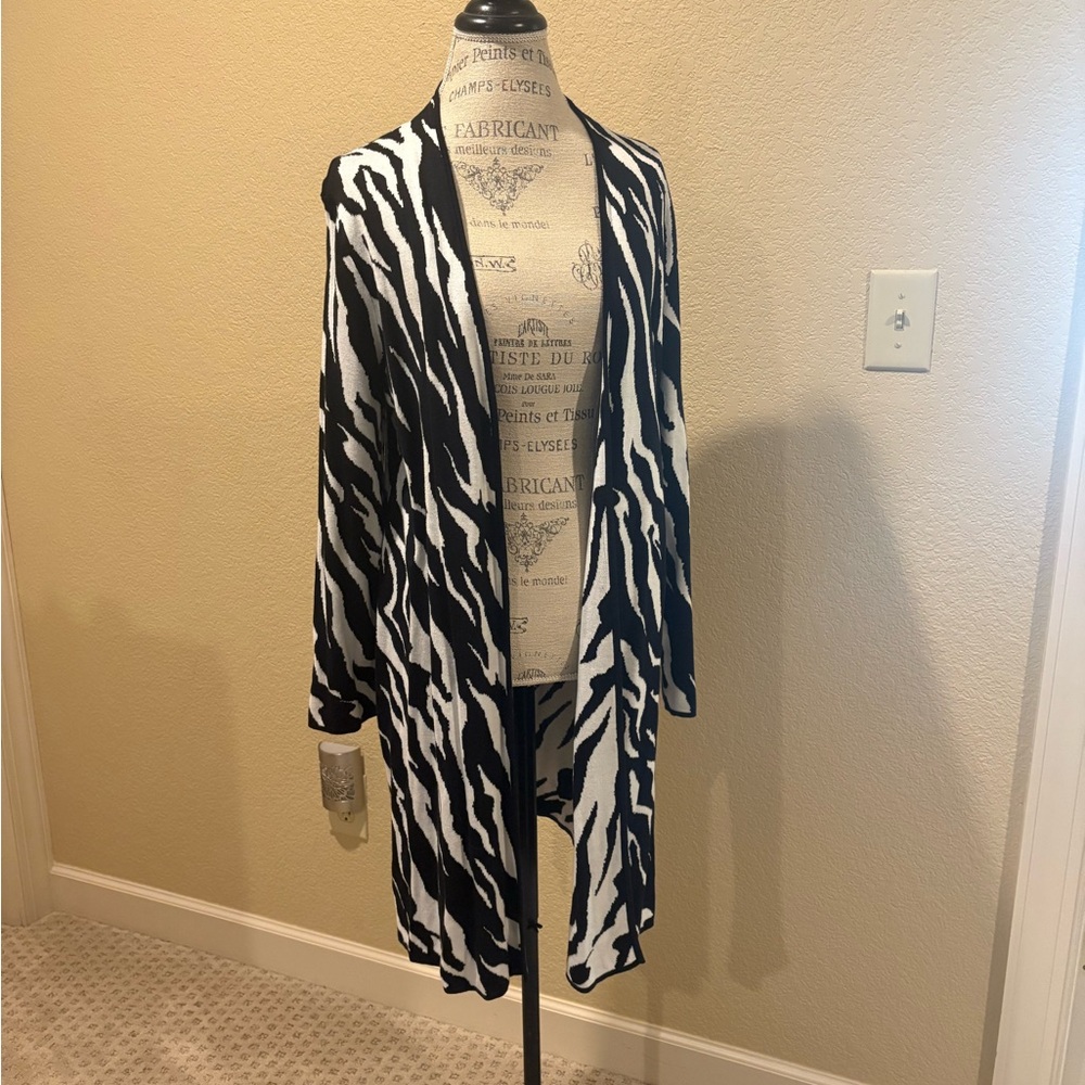 Kasper Monochrome Zebra Pattern Blazer